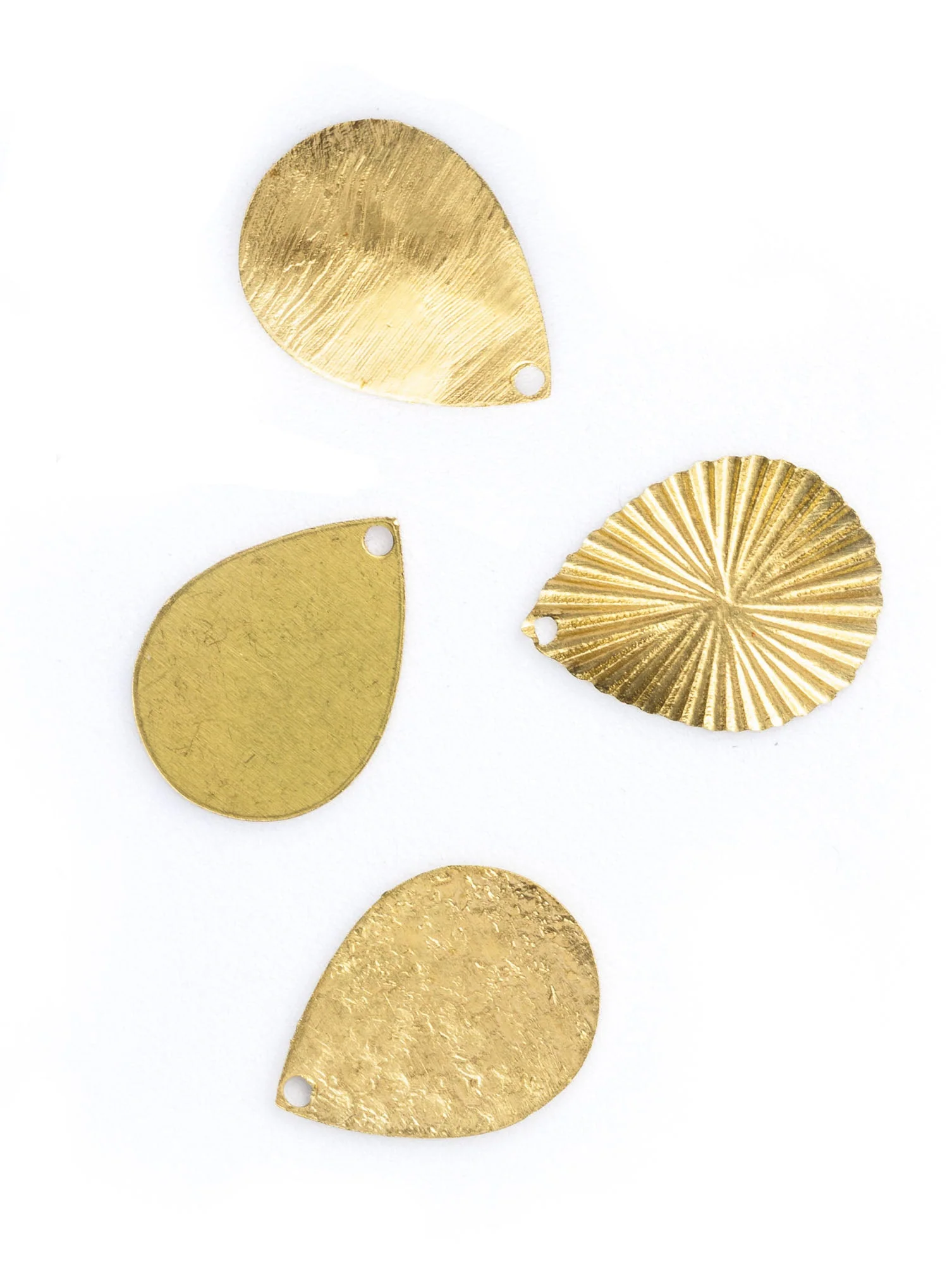 Gouttes plates en laiton
