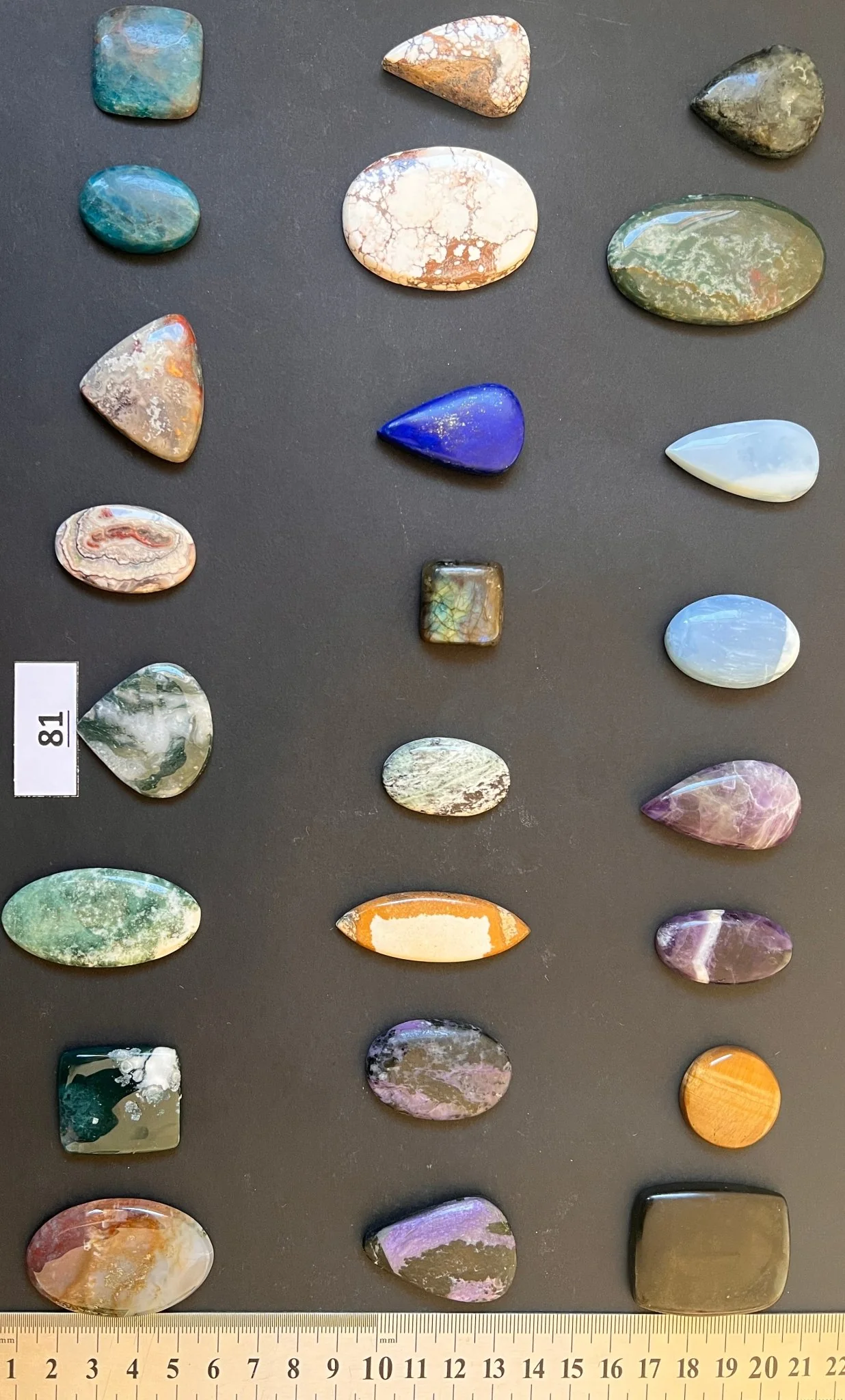 Lot de 50 pierres N° 81 - Image 2