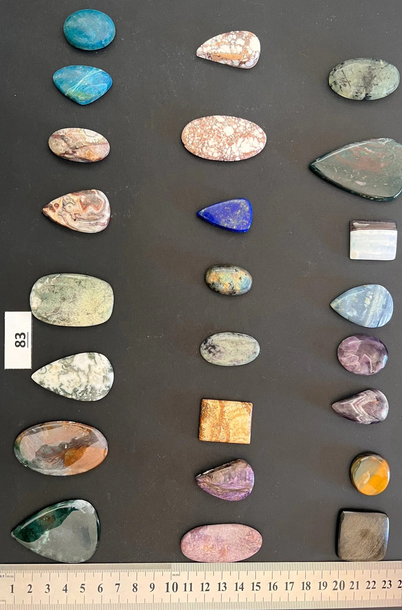 Lot de 50 pierres N° 83 - Image 2