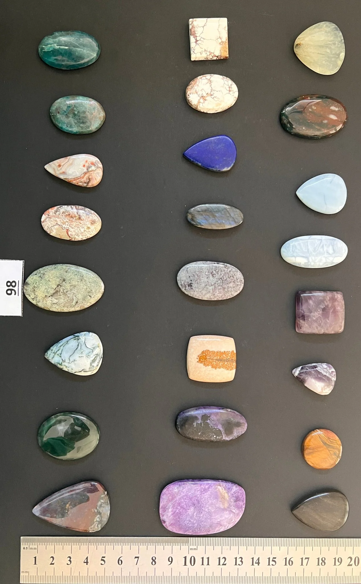 Lot de 50 pierres N° 98 - Image 2
