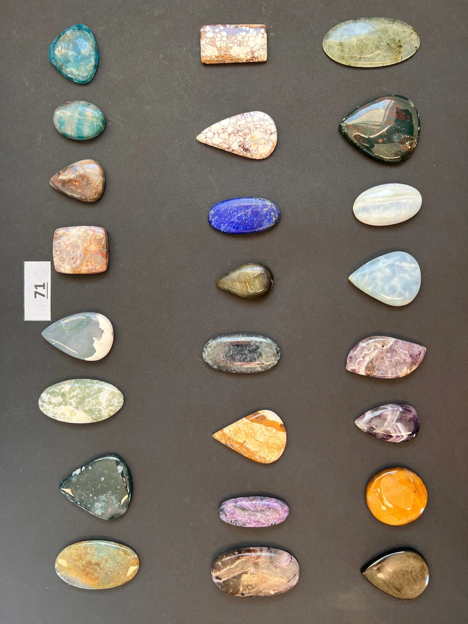 Lot de 50 pierres N° 71 - Image 2