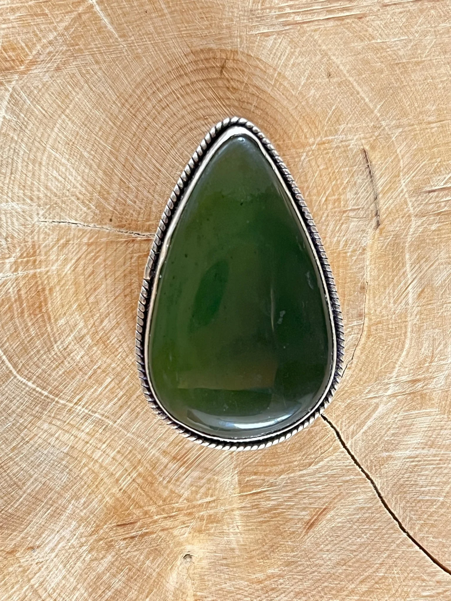 Néphrite sertie argenté n°A3 (4cm x 2,6cm)