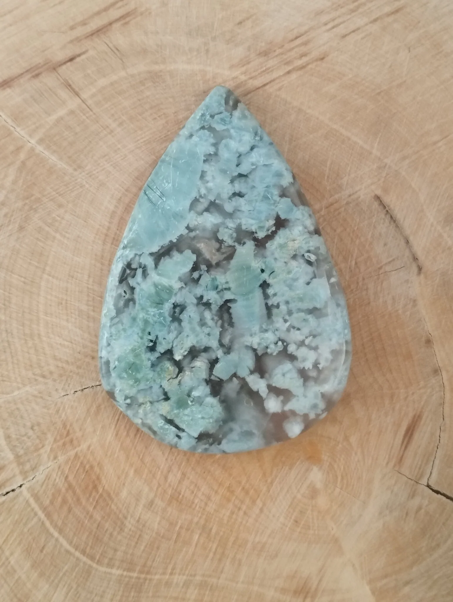 Opale Calcédoine n°4 (4cm x 2,7cm)