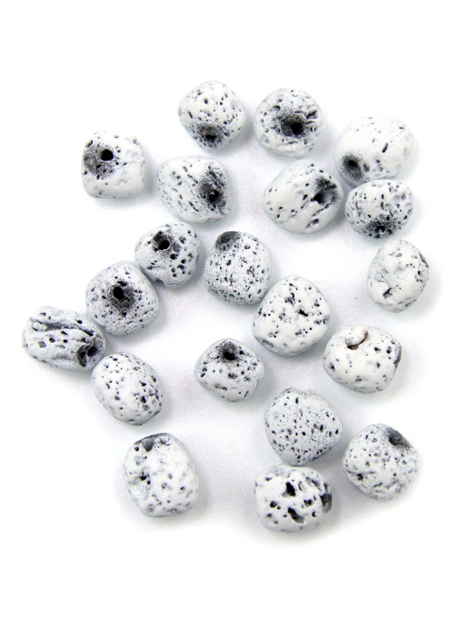 Perles rondes blanches en pierre de lave – 8 mm