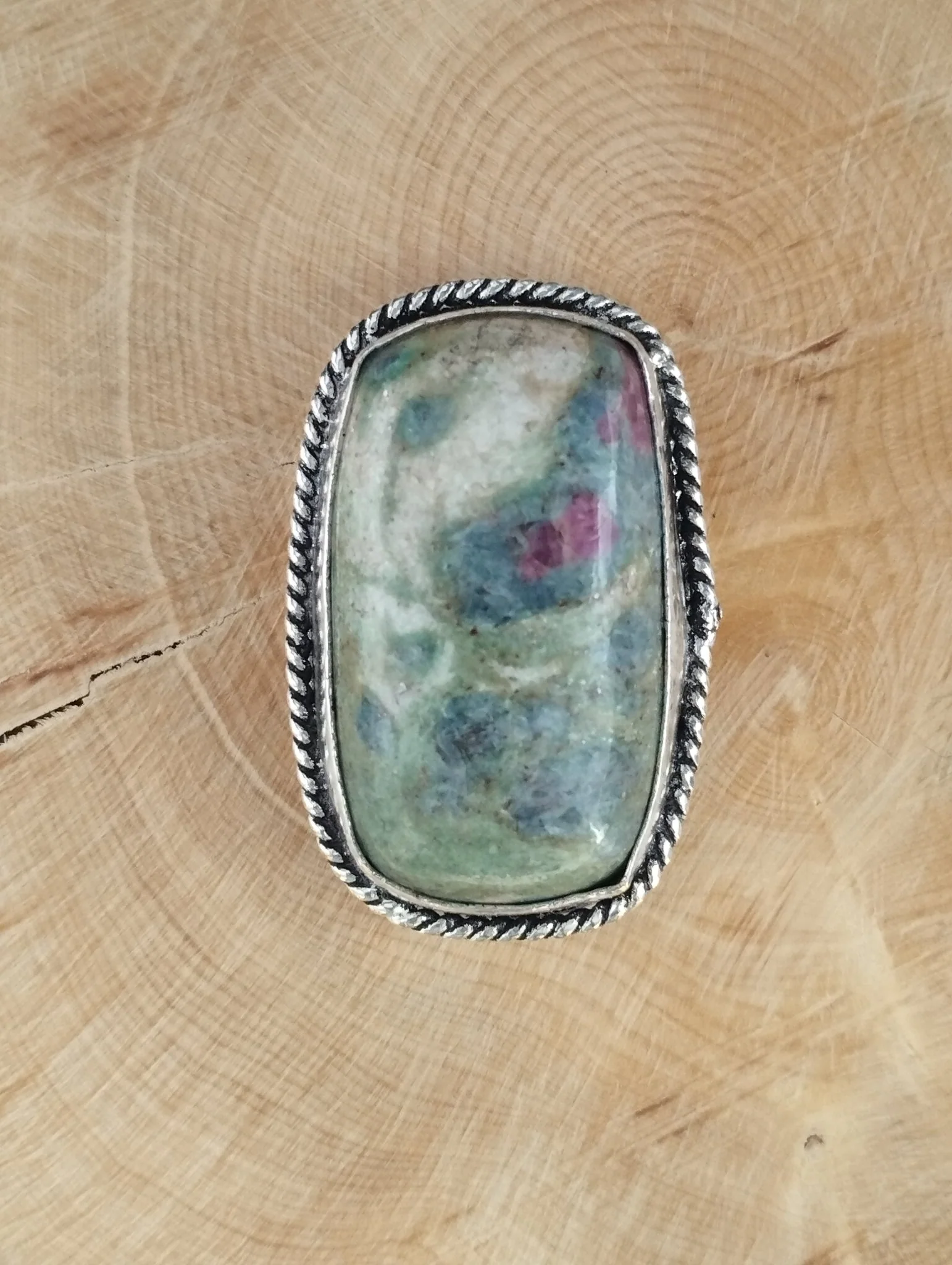 Rubis Fuschite sertie argenté n°A3 (3,4cm x 2,2cm)