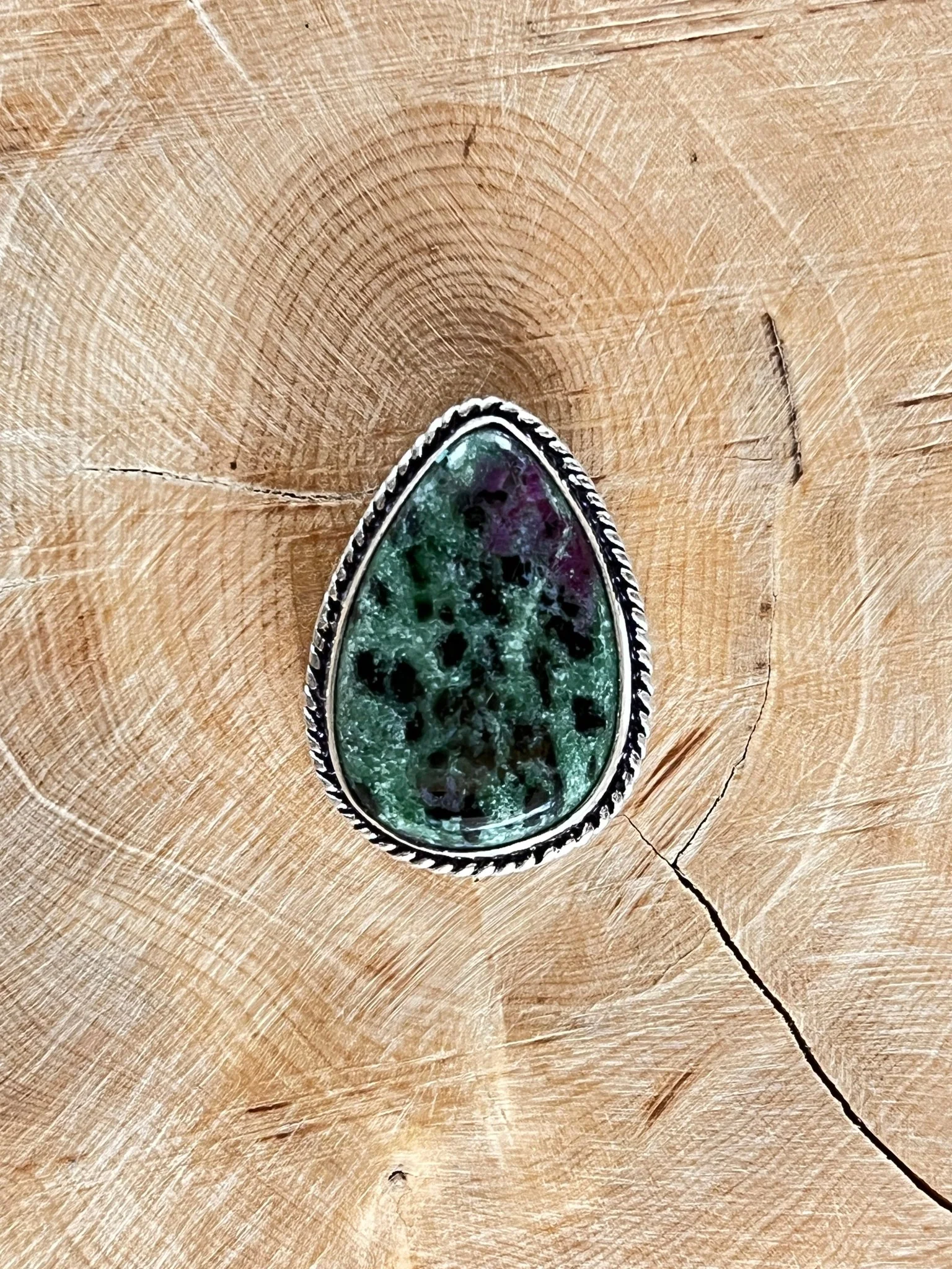 Zoïsite Rubis sertie argenté n°A1 (2,8cm x 2cm)