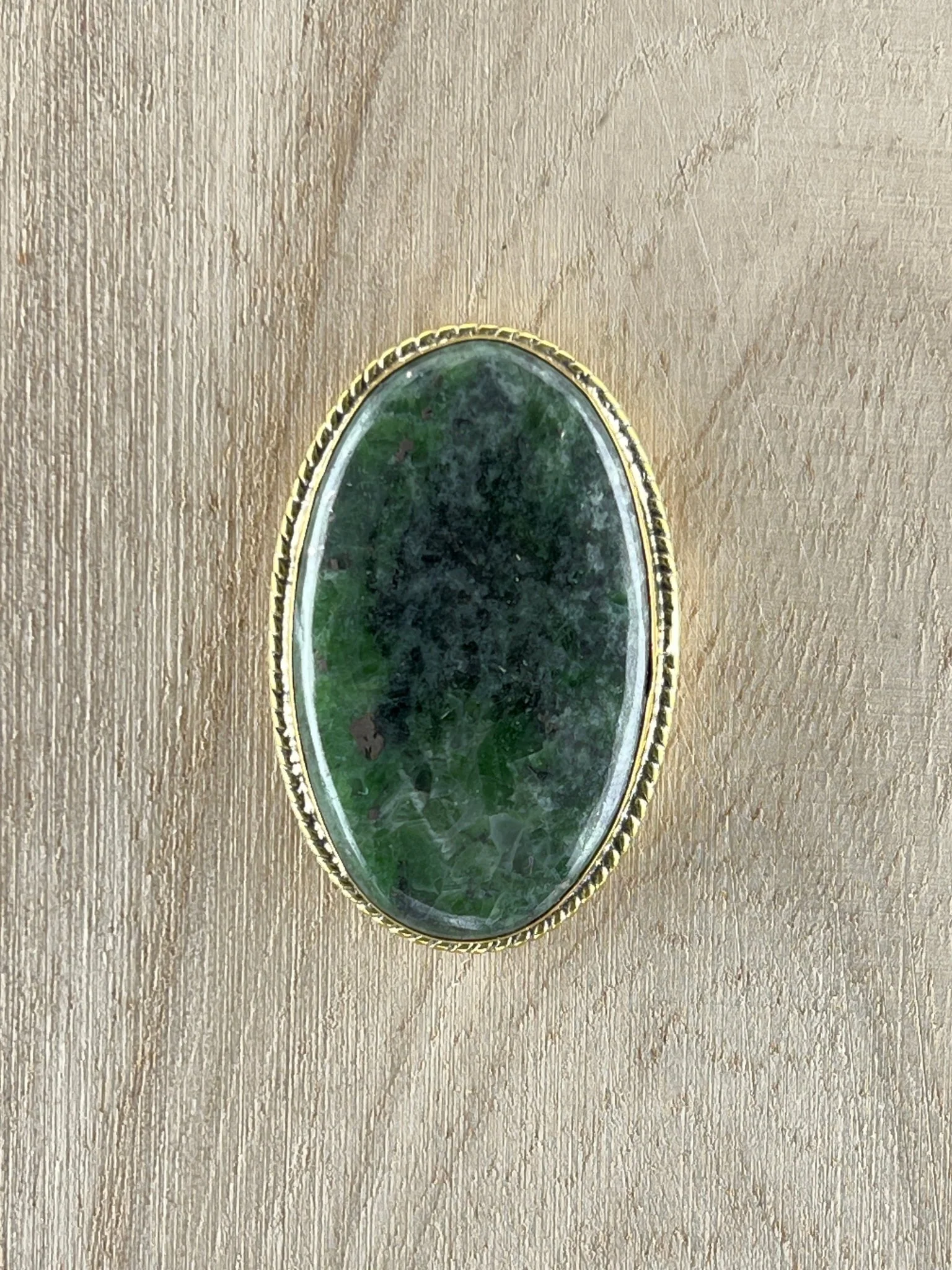 Zoïsite Rubis sertie doré n°D3 (3,8cm x 2,5cm)