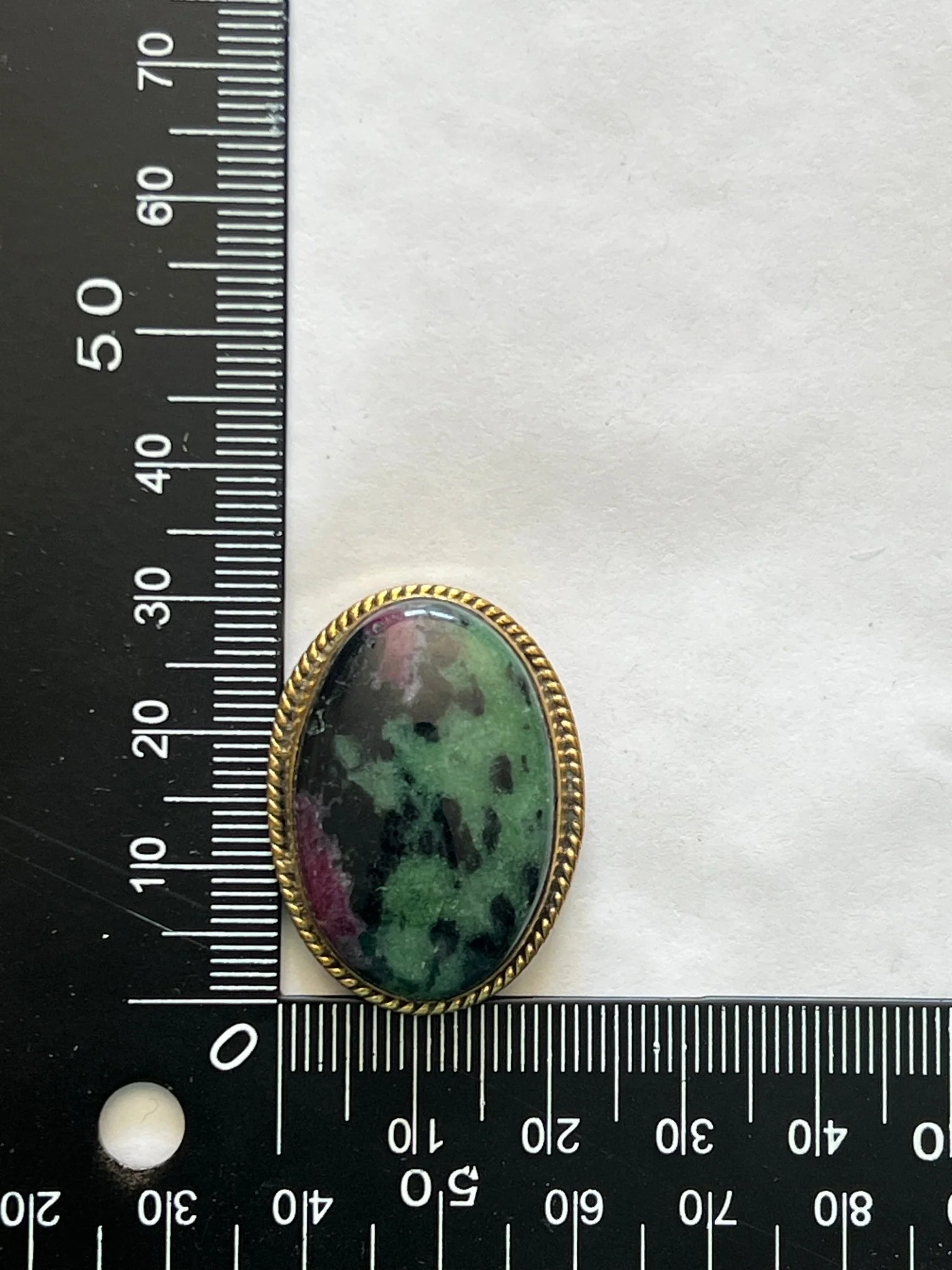 Zoïsite Rubis sertie doré n°D4 (3,1cm x 2,4cm)
