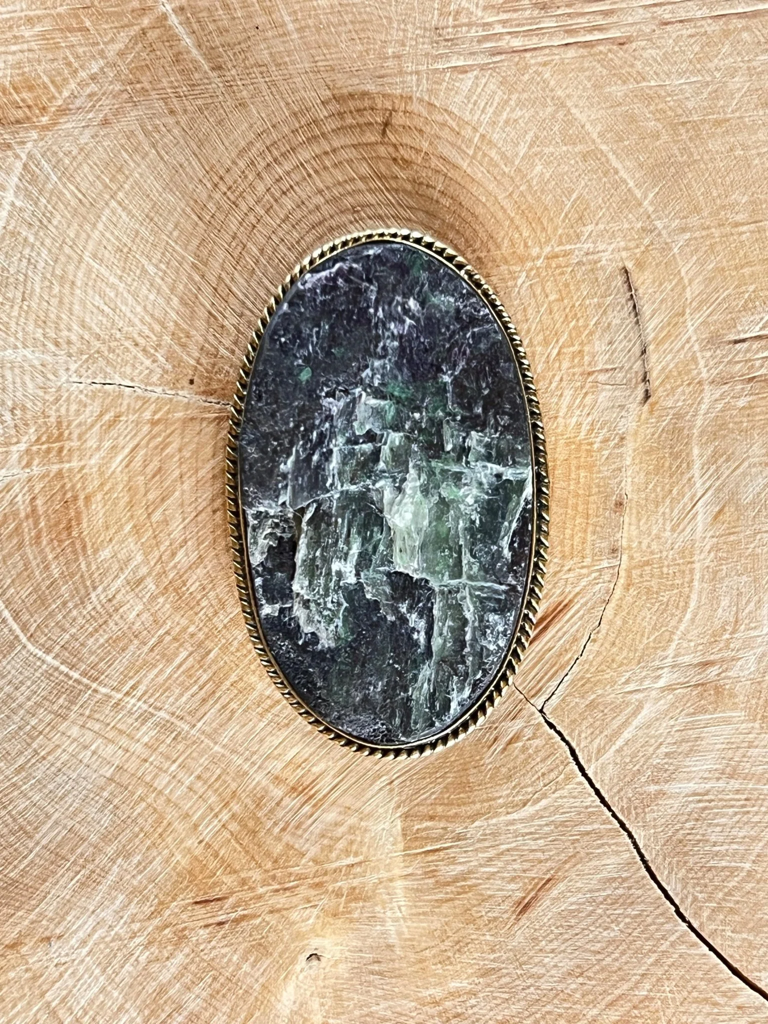 Zoïsite Rubis sertie doré n°D5 (3,8cm x 2,3cm)